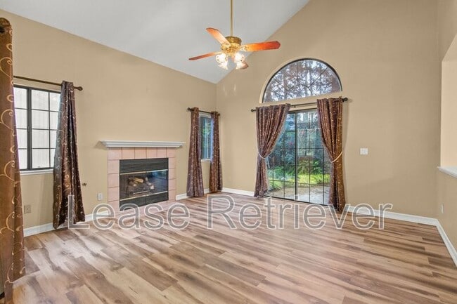 Building Photo - 1921 Ridgemont Way