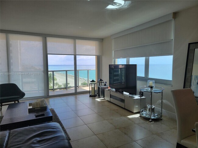 Building Photo - 2501 S Ocean Dr