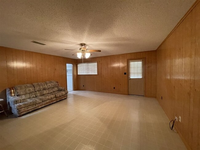 Building Photo - Bossier City LA 4 bed 3 bath for lease | Close to BAFB | 71112 | 318-747-3117