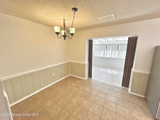 Building Photo - 401 Sea Horse Ave