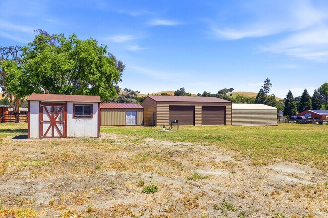 Building Photo - $5795 - Ranch-style home with acreage in West Gilroy's quiet countryside