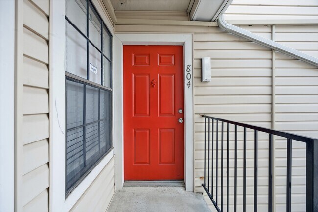 Building Photo - 2750 Holly Hall St