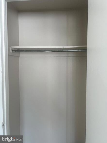 Building Photo - 2330 Glendale Terrace