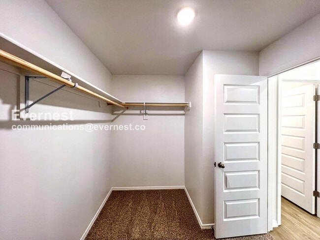 Building Photo - 1607 Ridgefield Cir