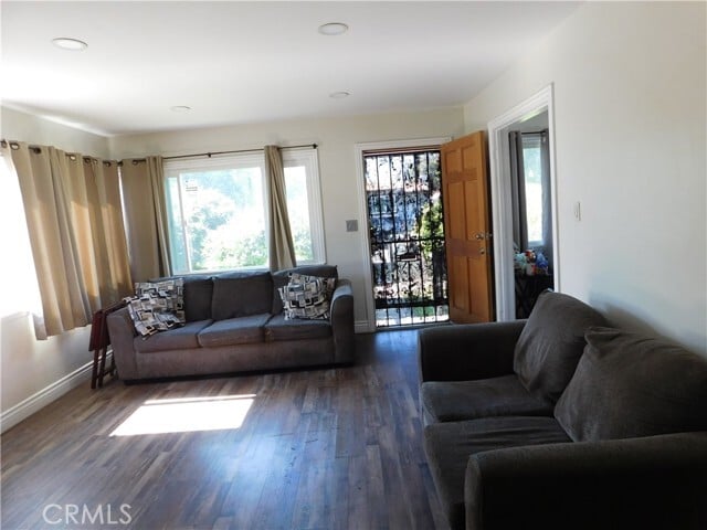 Building Photo - 806 E 103rd Pl