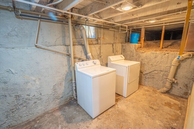 Building Photo - Single-Level 3 Bed / 2 Bath in Ogden — 1907 Charm Near Historic 25th Street