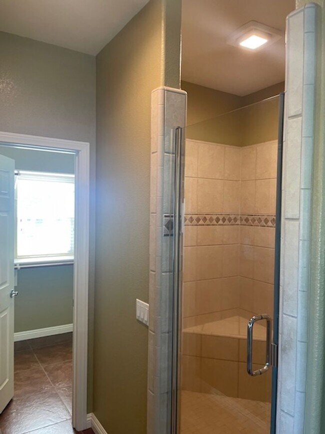 Building Photo - Wine Country awaits