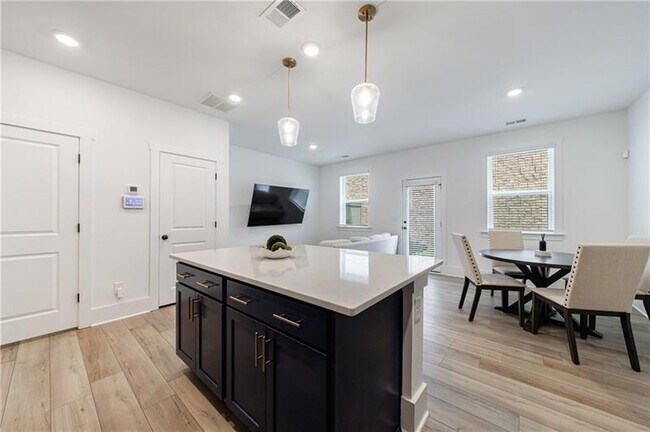 Building Photo - 1624 Gunnin Trce NW