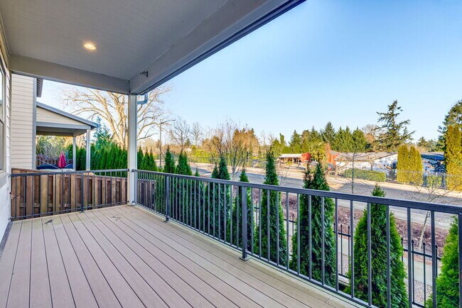 Building Photo - 11741 SW Barcelona St