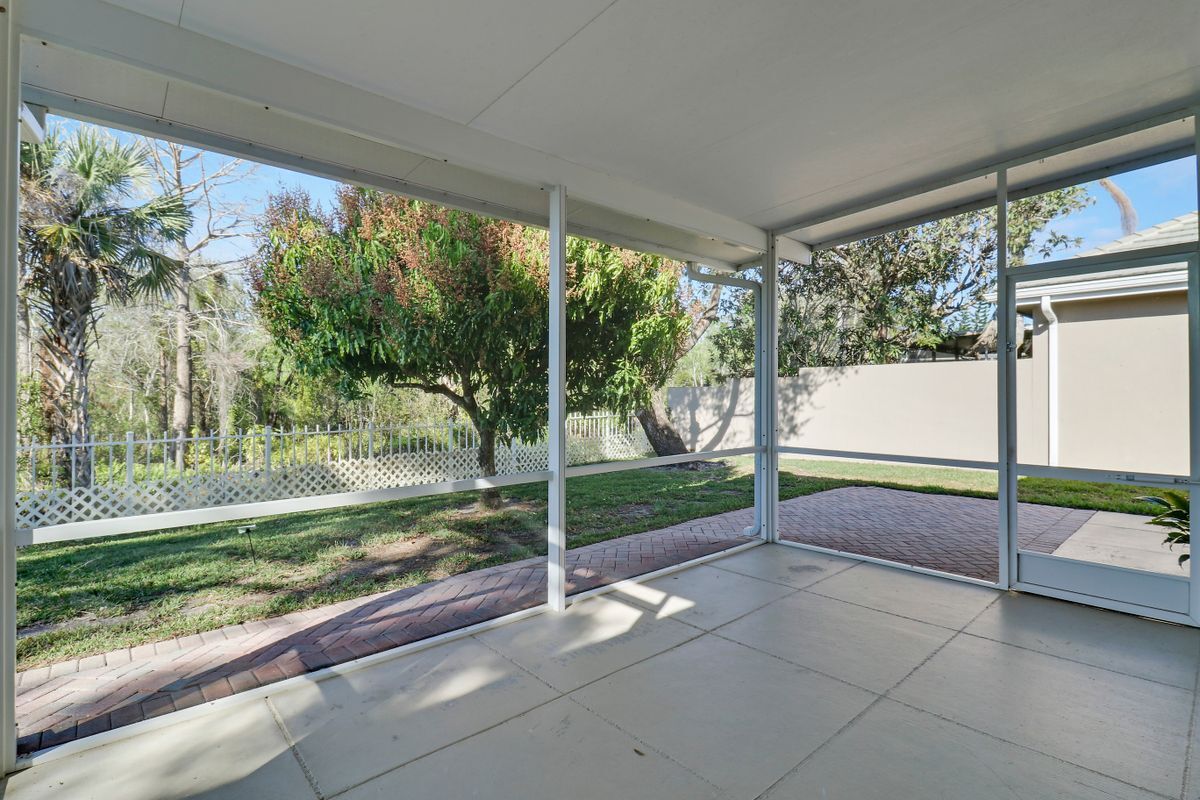 Building Photo - 7428 SE Waxberry Cir