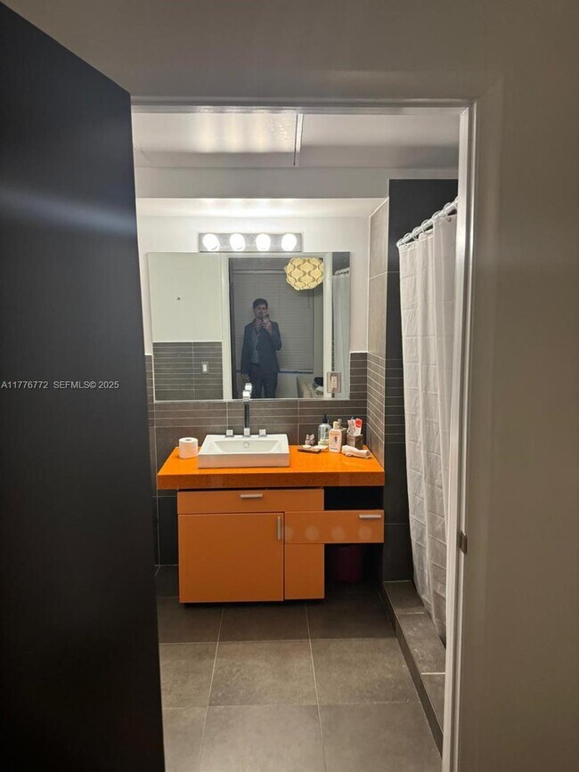 Building Photo - 435 21st St