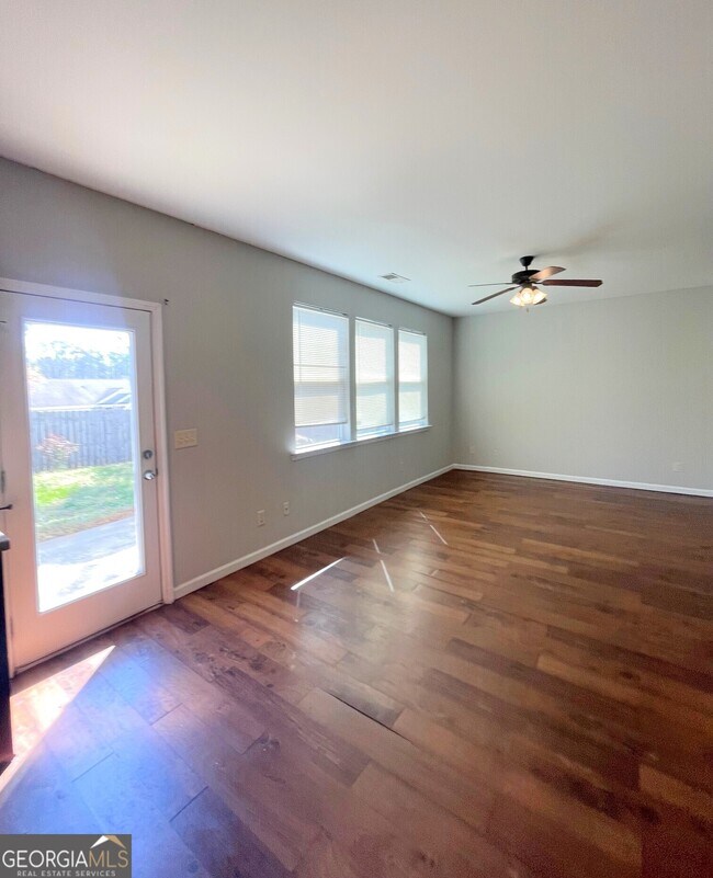 Building Photo - 149 High Point Way