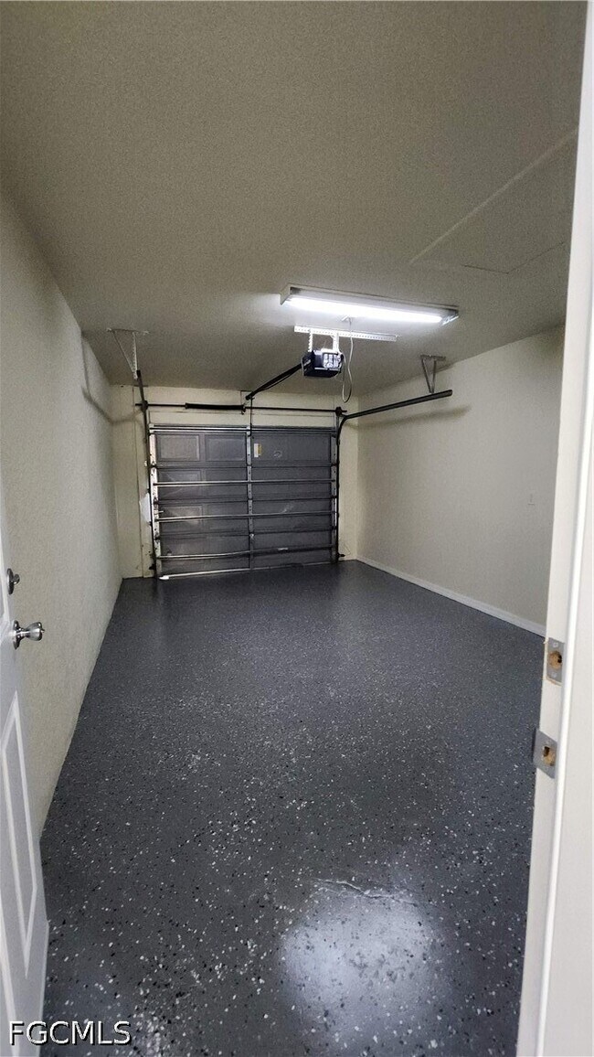 Building Photo - 2118 Snead Dr