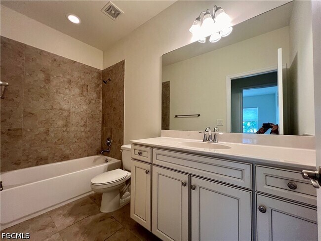 Building Photo - 15850 Portofino Springs Blvd