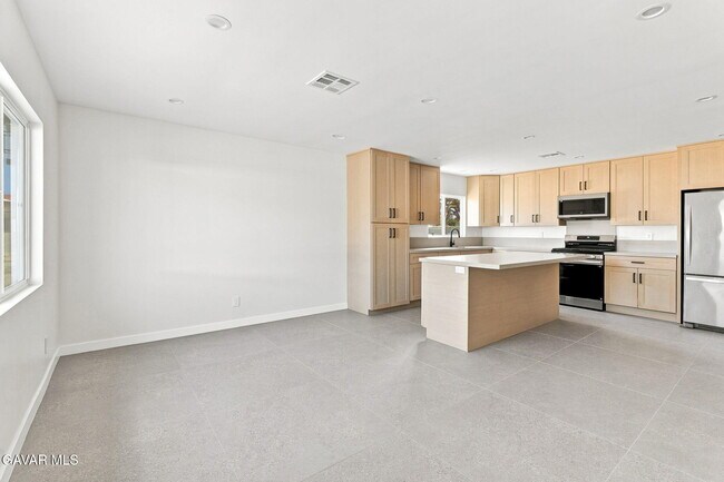 Building Photo - 40235 17th St W