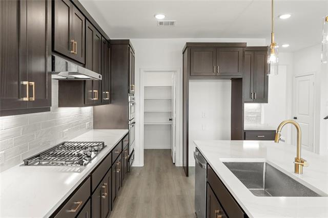 Building Photo - 744 Waterhouse Lk Dr