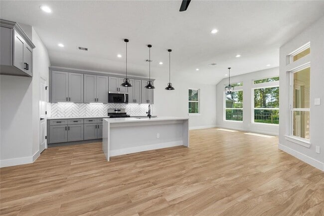 Building Photo - 14203 Sandalfoot St