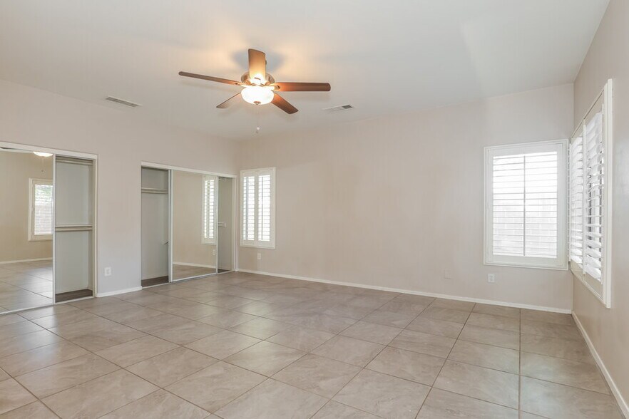 Building Photo - 1913 S 83rd Dr