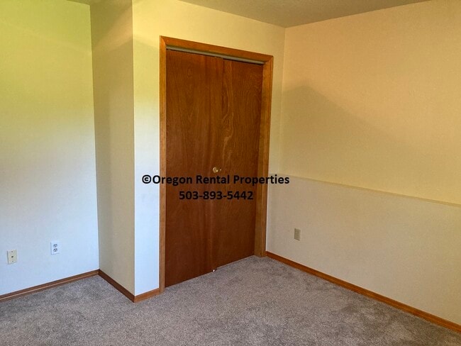 Building Photo - 2511 NE 161st Ave