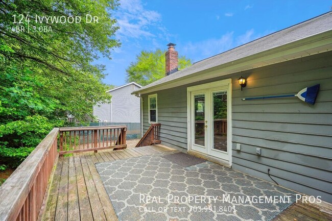 Building Photo - 124 Ivywood Dr
