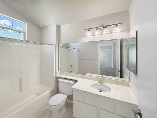 Building Photo - 9980 Scripps Vista Way