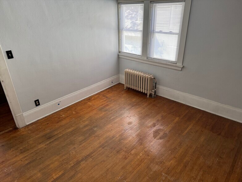 Building Photo - 730 Como Ave