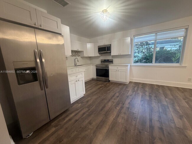 Building Photo - 1235 Coral Wy