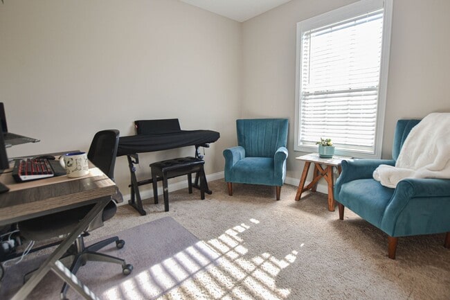 Building Photo - Pet Friendly Four Bedroom with Basement!