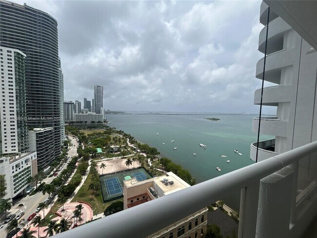 Building Photo - 1717 N Bayshore Dr