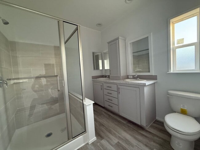 Building Photo - 362 Tahitian Dr