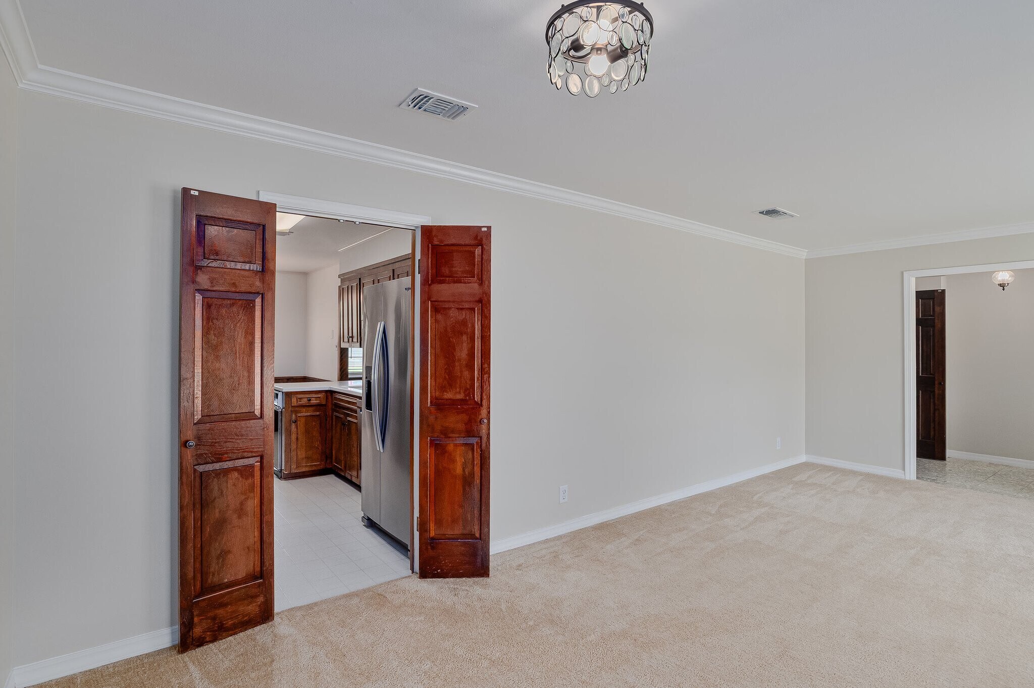Building Photo - 1554 Westbury Dr