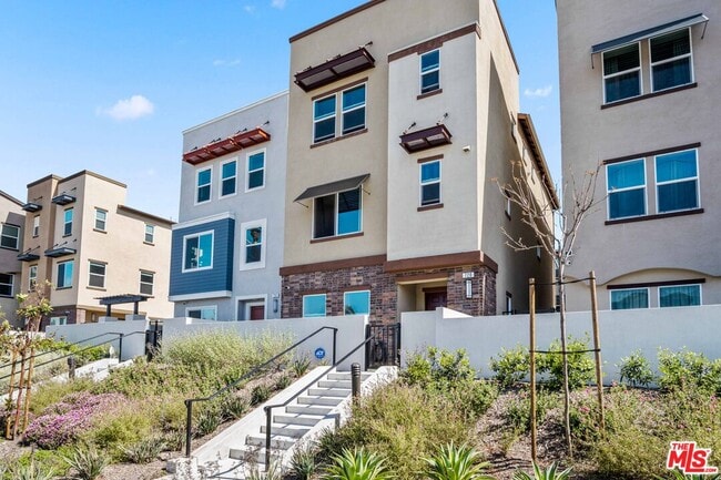 Building Photo - 720 Grace Ave