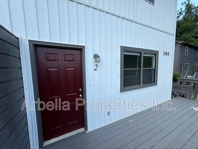 Building Photo - 390 Erwin Hwy