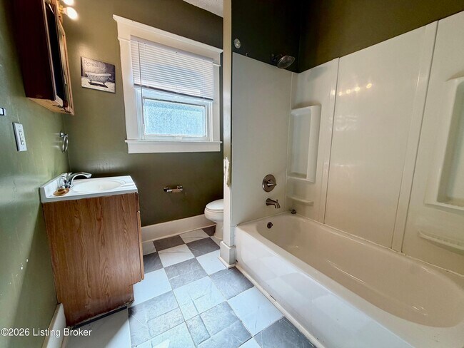 Building Photo - 1768 W Hill St