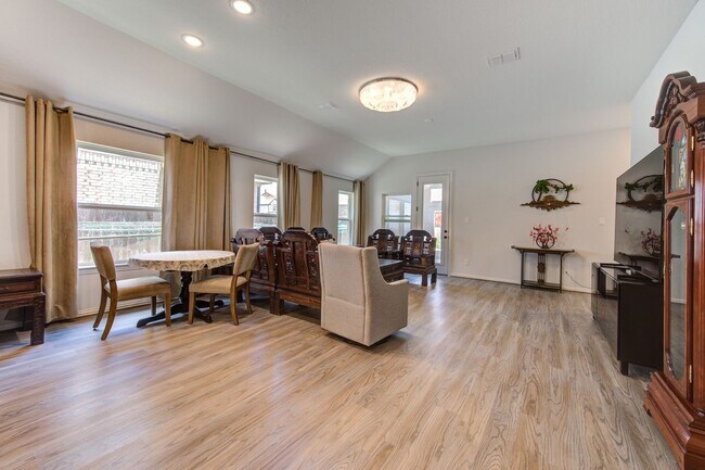 Building Photo - 3507 Sunburst Ct