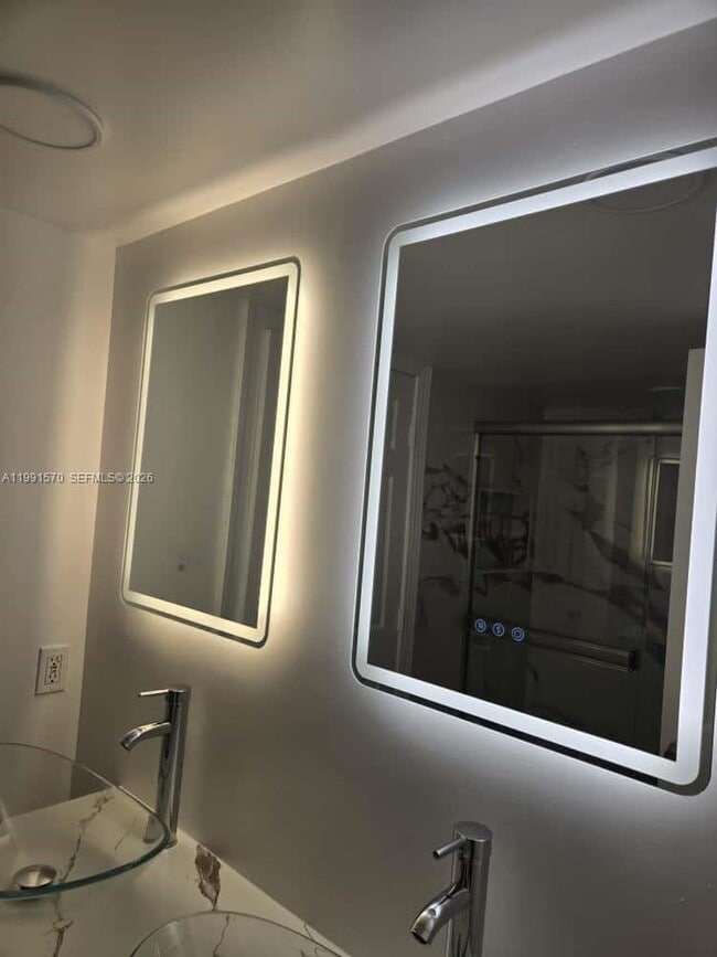 Building Photo - 5 Olive Dr