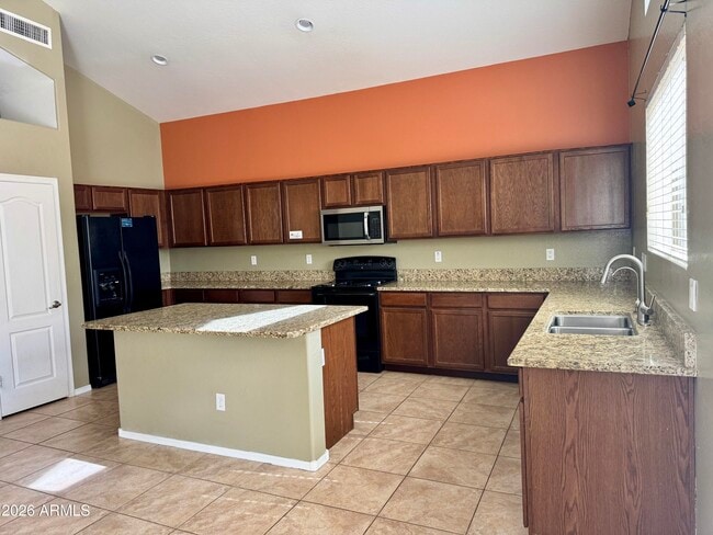 Building Photo - 1733 E Primera Dr