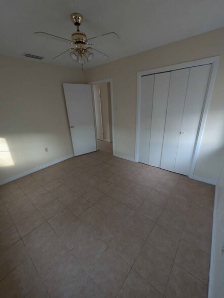 Building Photo - 931 Edwards St