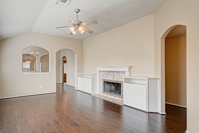 Building Photo - 4727 Wind Trace Dr