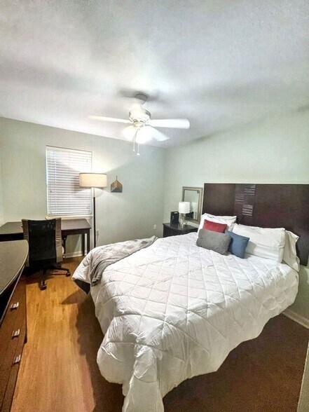 Primary Photo - 121 N Jackson St