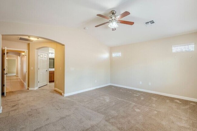 Building Photo - Bright & Airy 4-Bedroom in Willow Ridge Co...