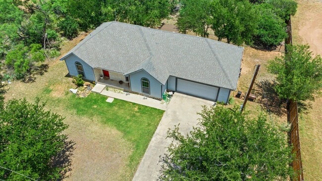 Building Photo - 136 W Maple Dr
