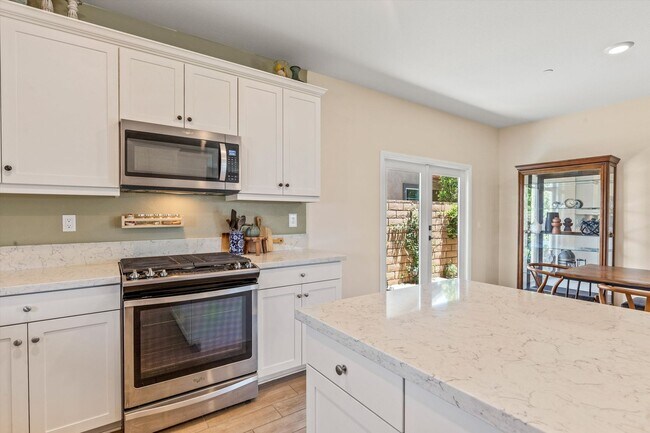Building Photo - Elegant Corner-Lot Home in the Verano Comm...