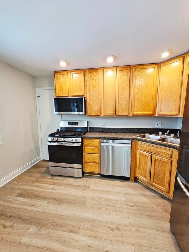 Building Photo - 1550 Sandpebble Dr