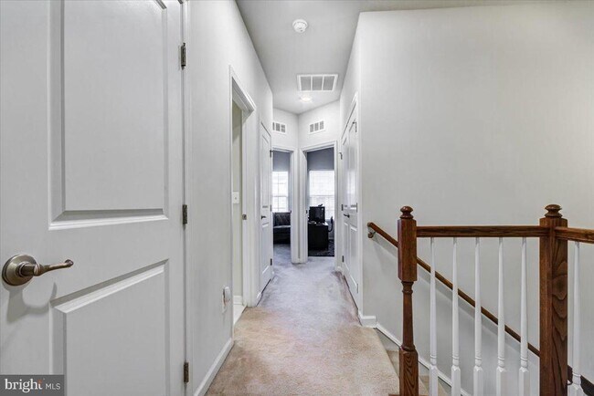 Building Photo - 3550 Briarwood Dr