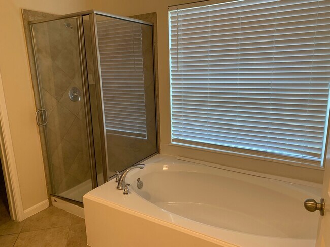 Building Photo - 26891 Royal Timbers Dr