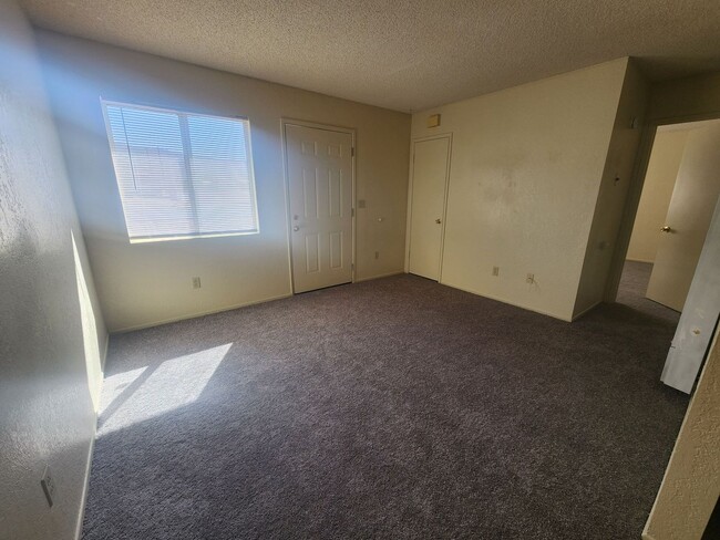 Building Photo - 74016 Maricopa Dr