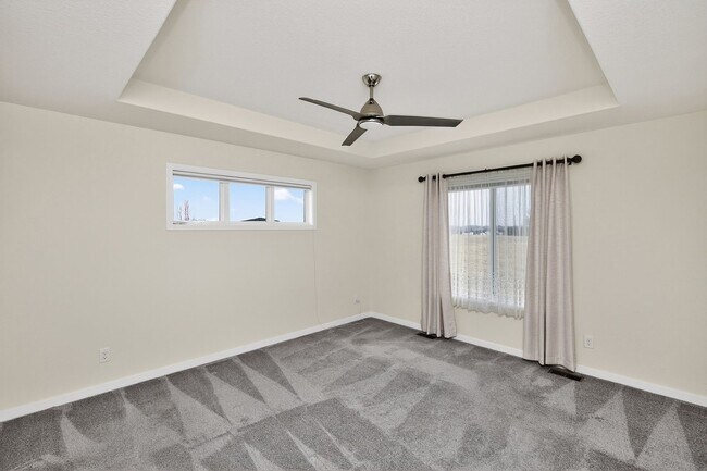 Building Photo - BEAUTIFUL CORNER LOT!! 3 Bedroom, 2 Bathroom Home in Des Moines!