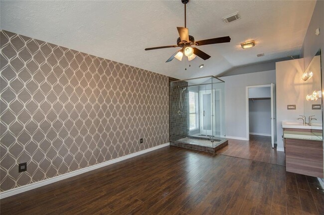 Building Photo - 4718 Brooklawn Dr