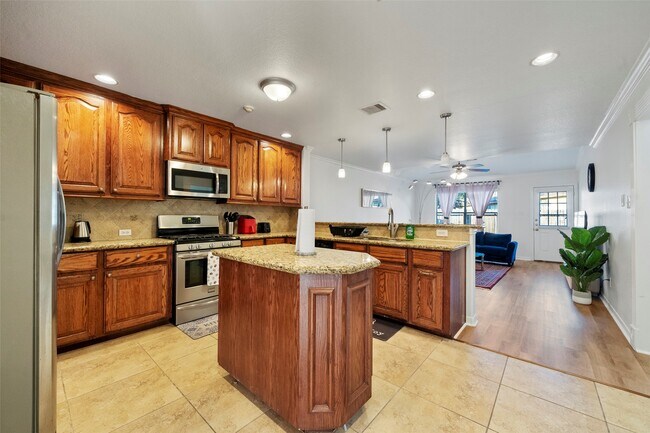Building Photo - 18626 Prairie Larkspur Dr